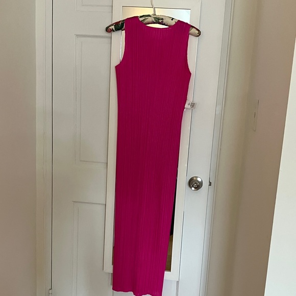 Pleats Please Issey Miyake Vibrant Pink Technical Longline Dress - Picture 8 of 10